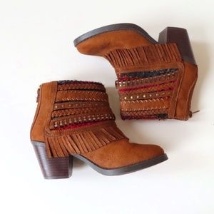 mudd fringe boots